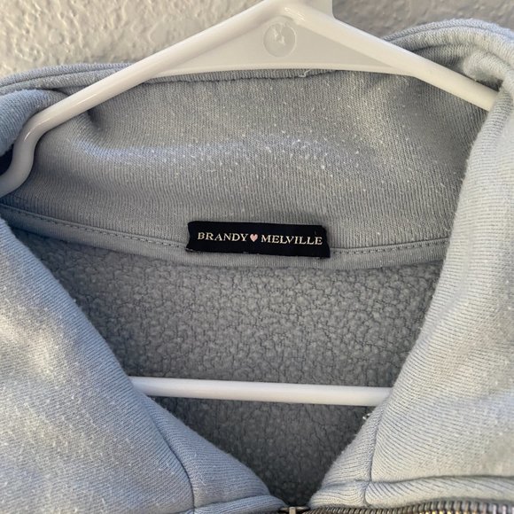 Brandy Melville Missy Sweatshirt - Picture 4 of 4